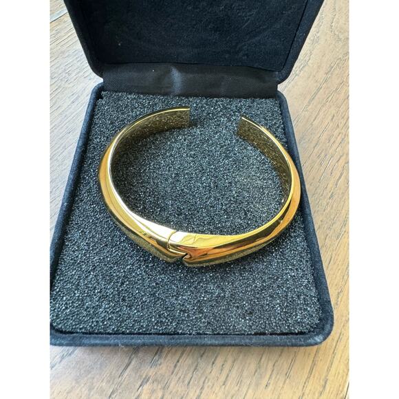 Kate Spade New York Raise The Bar Shiny Cuff Hinged Gold Tone Bracelet with Box - Picture 8 of 9